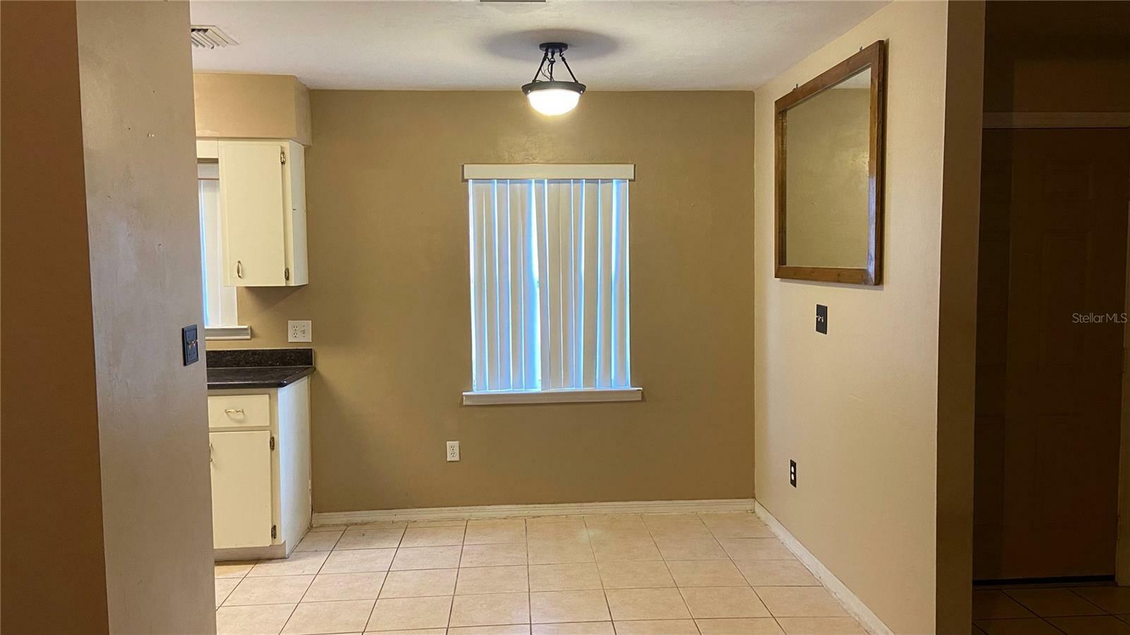 Property Photo:  2512 NW 38th Place  FL 32605 