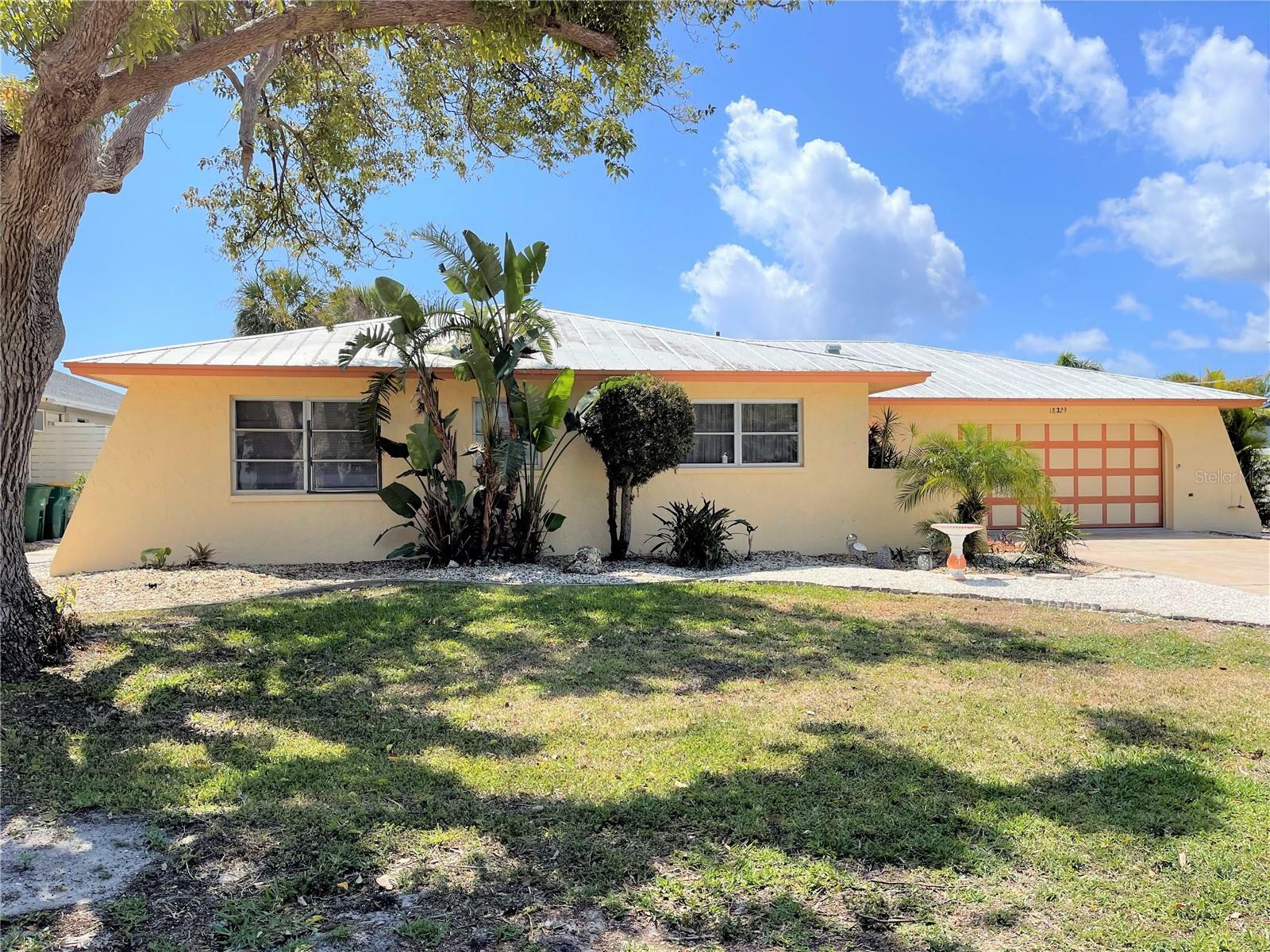 Property Photo:  18329 Hottelet Circle  FL 33948 