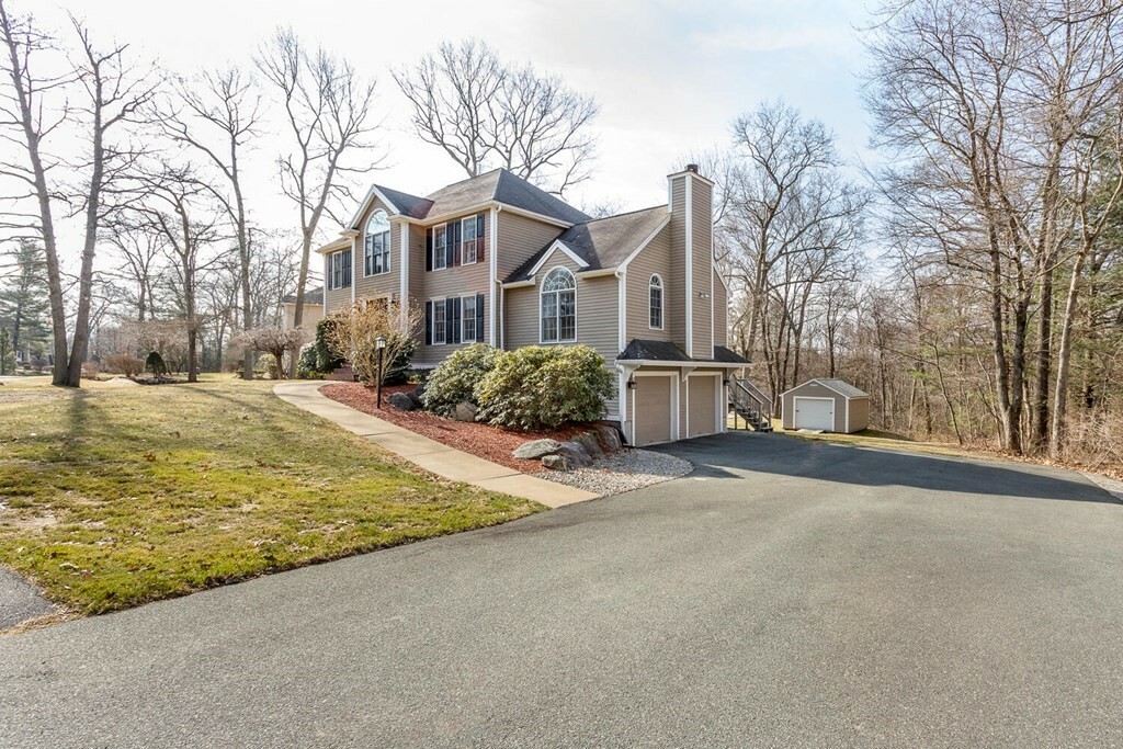 Property Photo: 172 Chase Run MA 02072