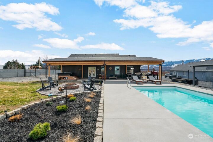 3241 2nd Street SE  East Wenatchee WA 98802 photo