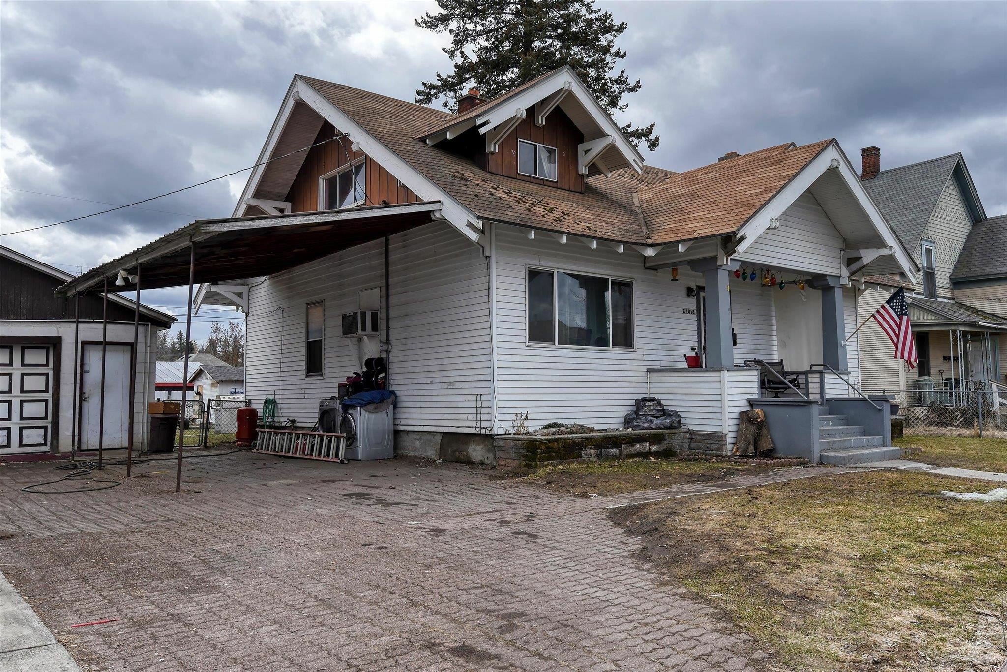 Property Photo: 1818 E 1st Ave WA 99202