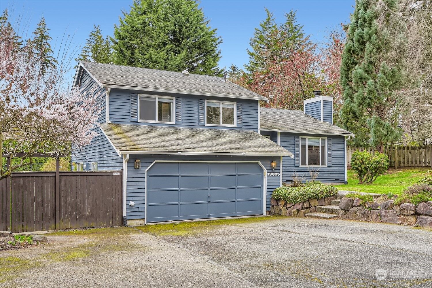 Property Photo: 19035 NE 92nd Avenue WA 98011