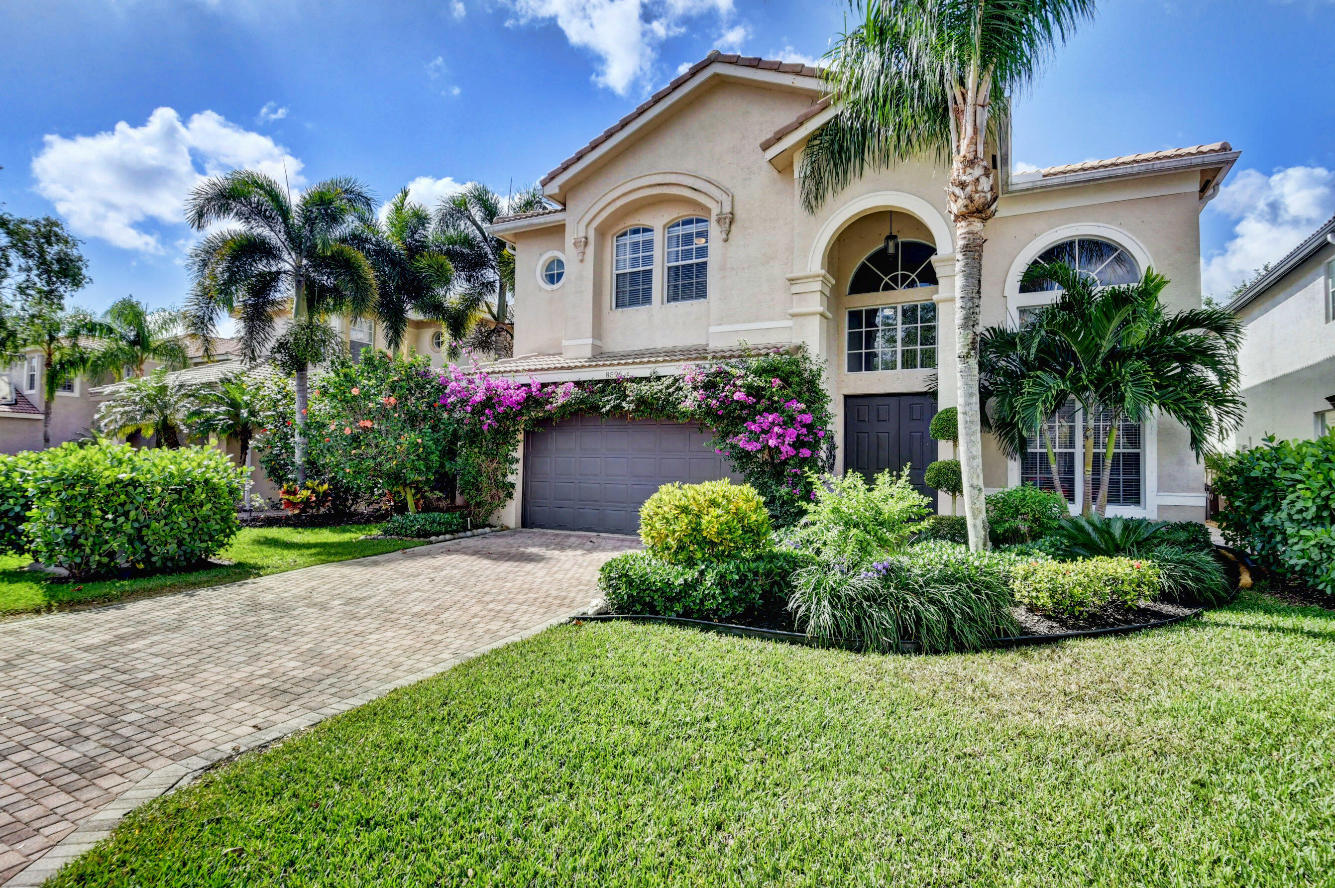 Property Photo: 8596 Breezy Oak Way FL 33473
