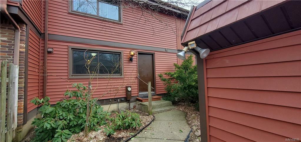 Property Photo:  1281 Peppertree Drive  NY 14047 