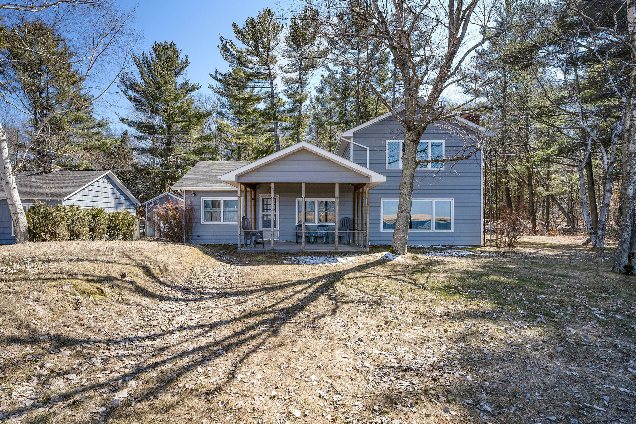 Property Photo: 8940 W Silver Lake Road MI 49436