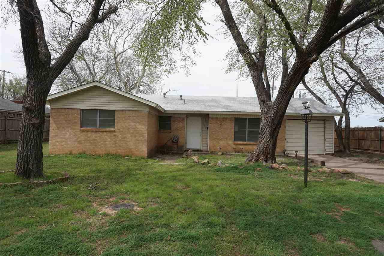 Property Photo:  1001 W Beverly Loop  TX 76354 