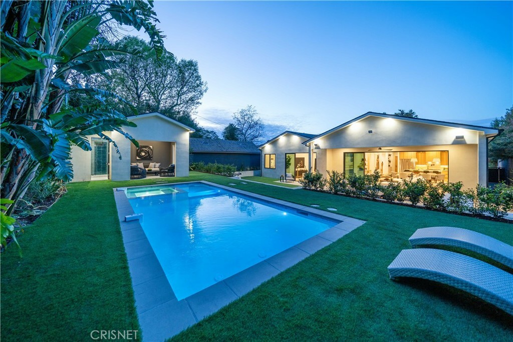 Property Photo: 14656 Valley Vista Boulevard CA 91403