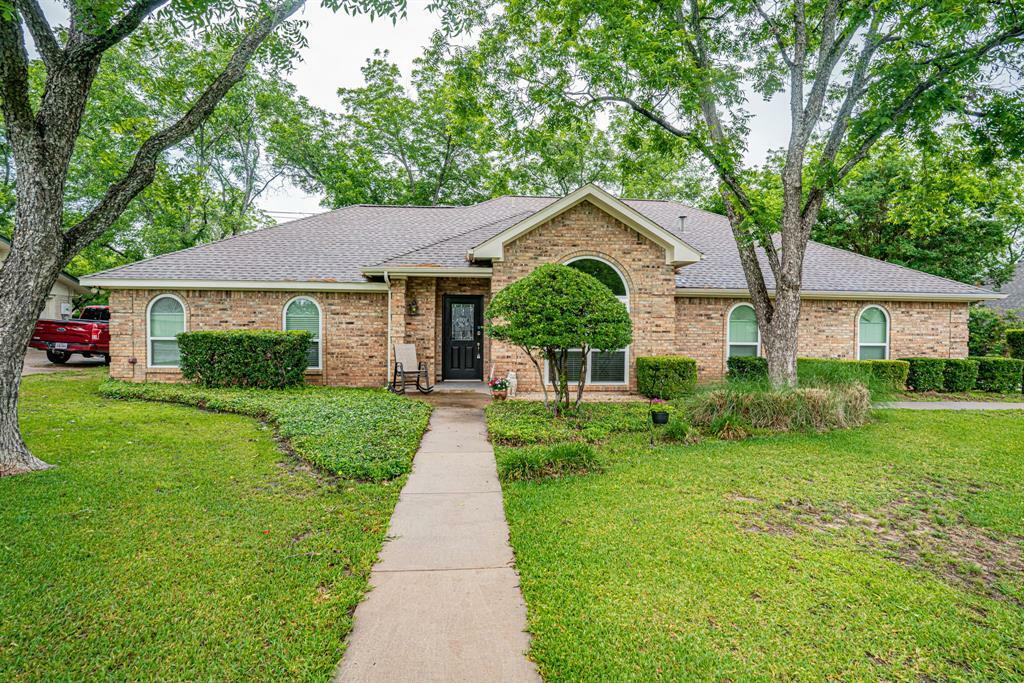 Property Photo:  5124 Wedgefield Road  TX 76049 