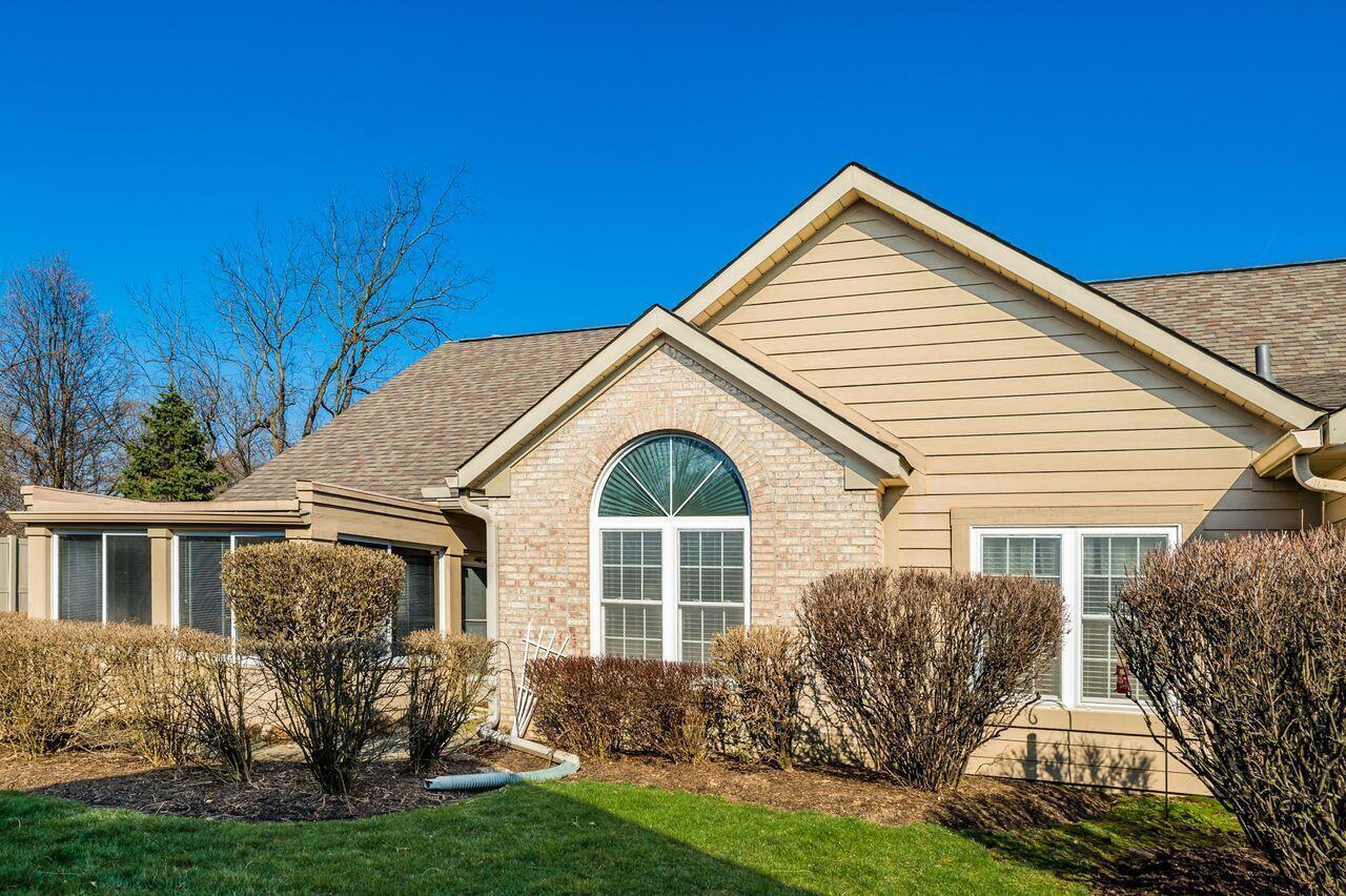 Property Photo: 44 Abbeycross Lane OH 43082