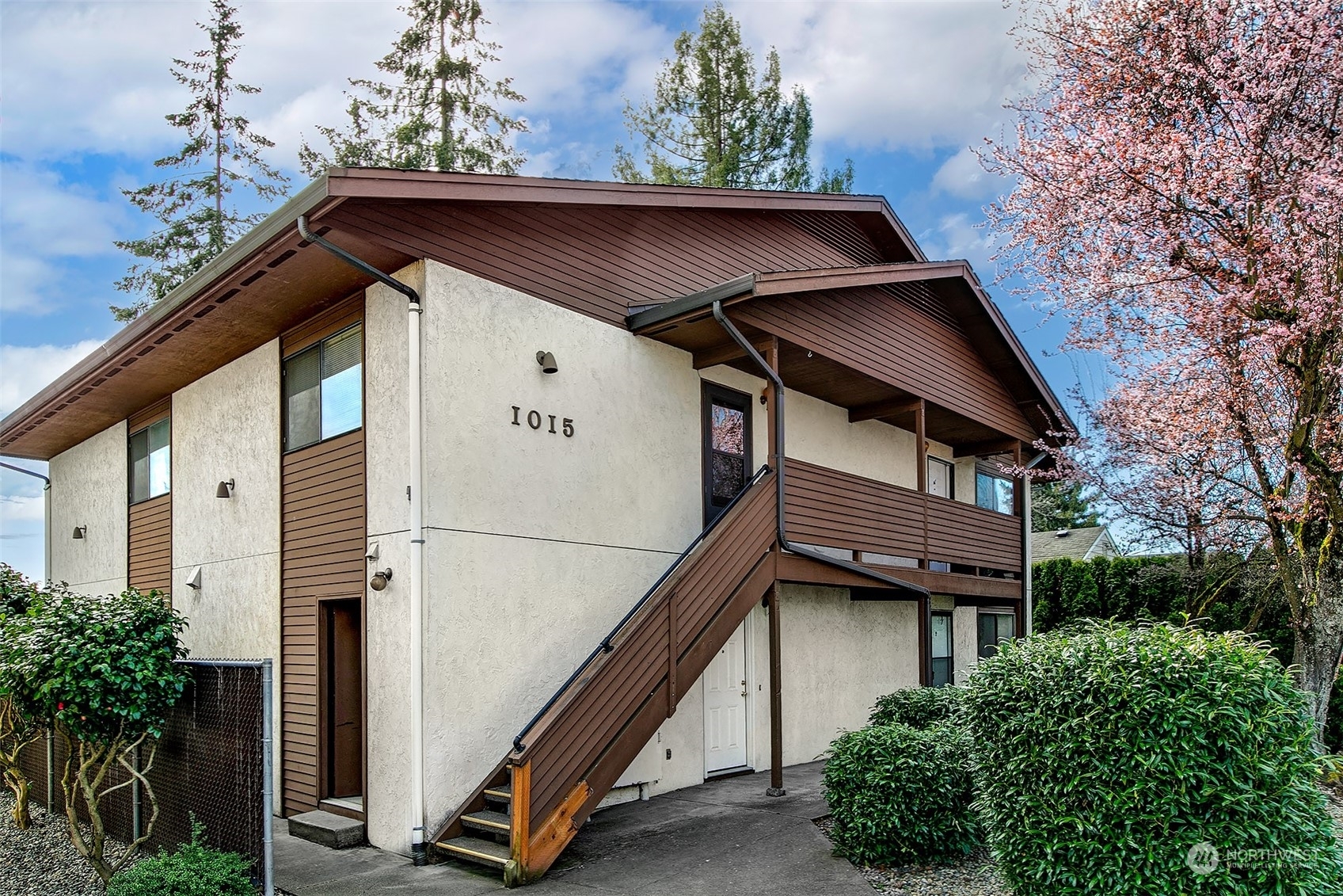 Property Photo: 1015 SW 149th Street WA 98166