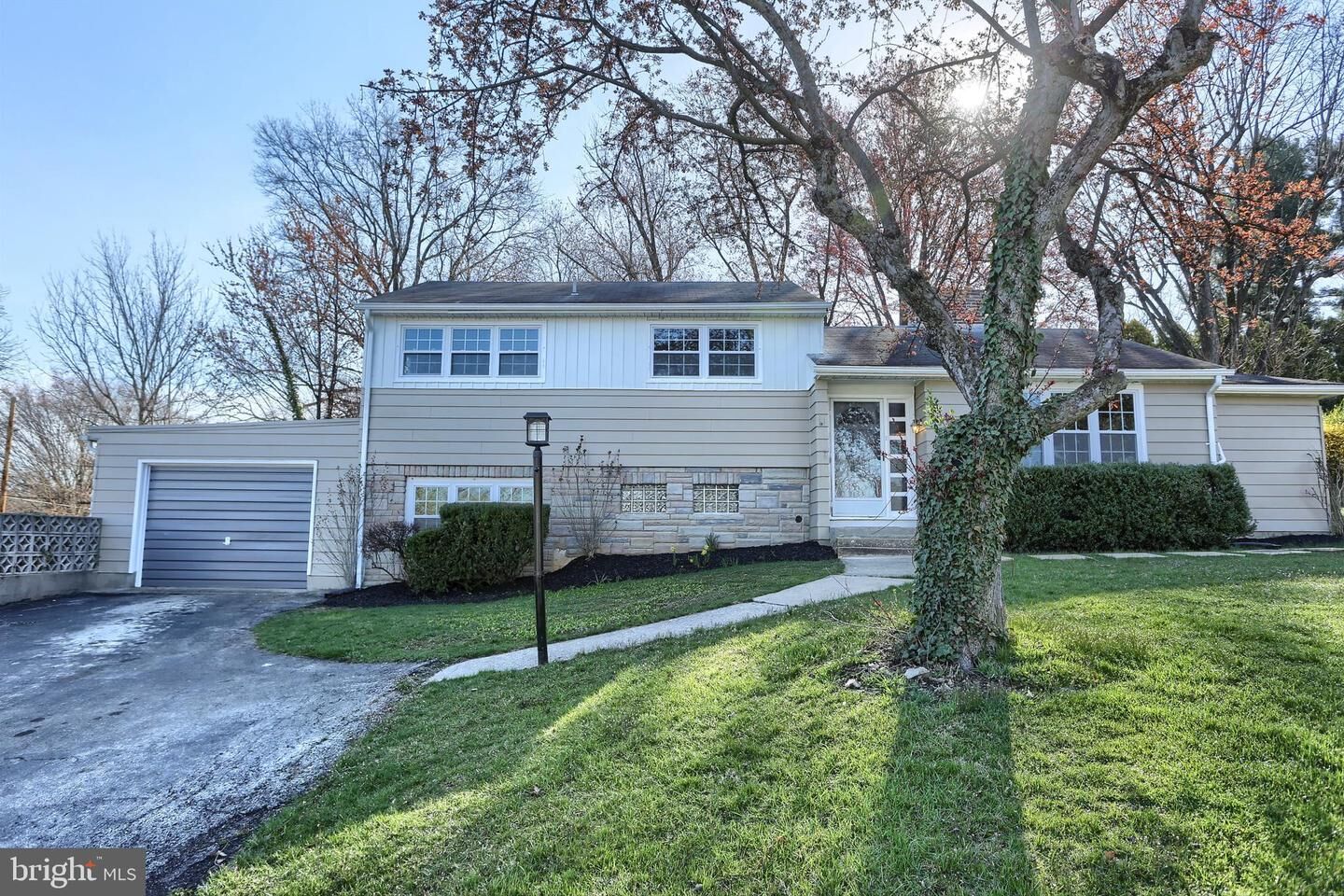Property Photo:  1019 Midland Avenue  PA 17403 