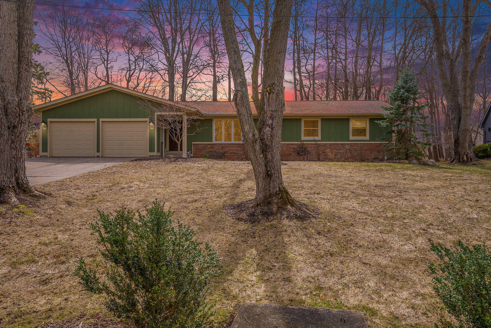 Property Photo:  743 Golfview Drive  MI 49406 