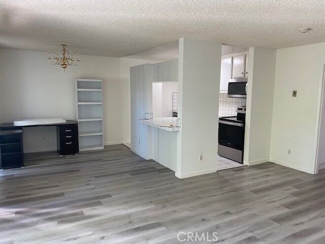 Property Photo:  635 S Prospect Avenue 104  CA 90277 