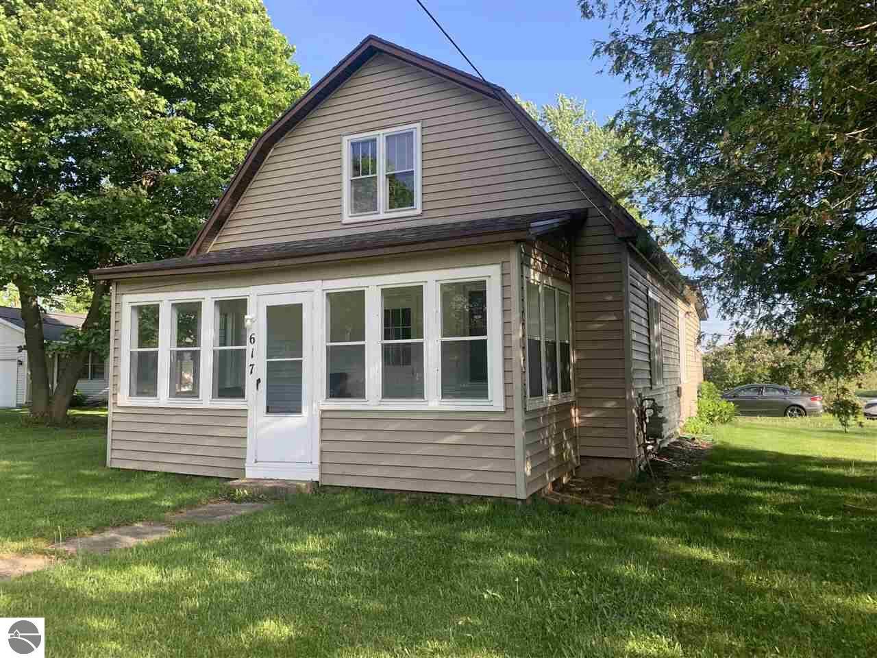 Property Photo:  617 Pearl Street  MI 49601 