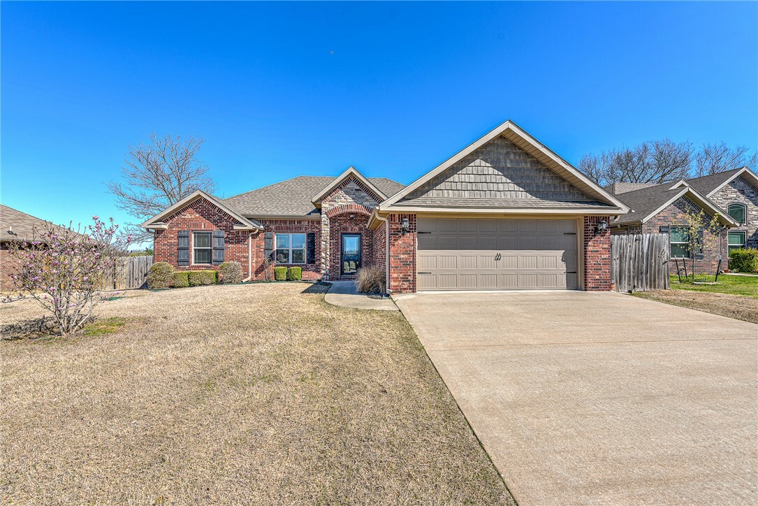 Property Photo:  800 Sand Street  AR 72718 