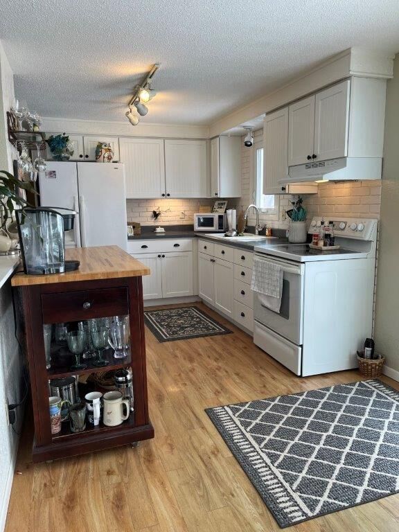 Property Photo:  211 E 13th St  SD 57601 