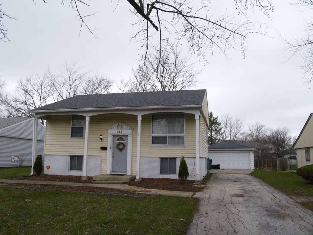 Property Photo: 315 E Rose Street IL 60425
