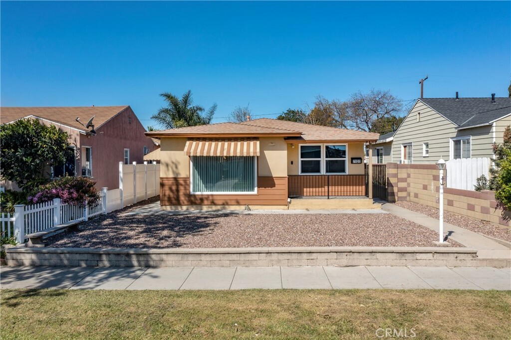 Property Photo:  7137 Lime Avenue  CA 90805 