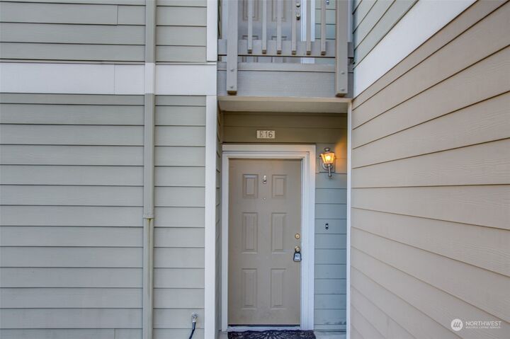 Property Photo:  8218 126th Avenue NE E16  WA 98033 