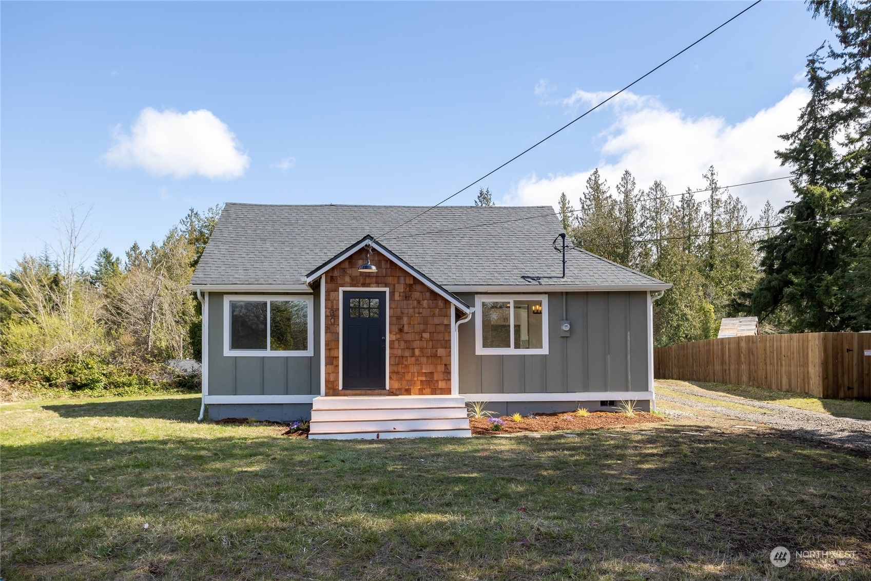 Property Photo:  130 Broad Street W  WA 98312 