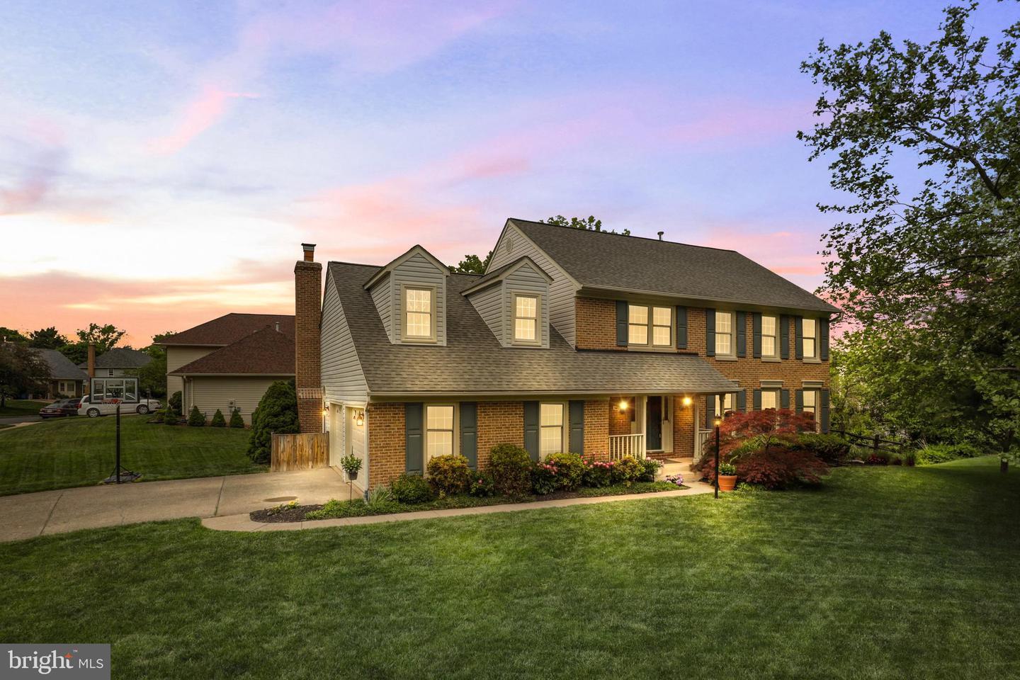 Property Photo: 14800 Sun Meadow Court VA 20120