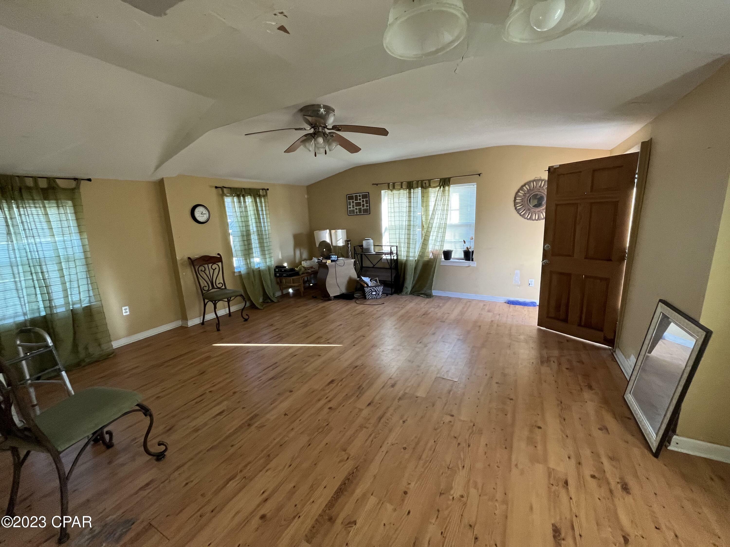 Property Photo:  1011 E 14th Street  FL 32401 