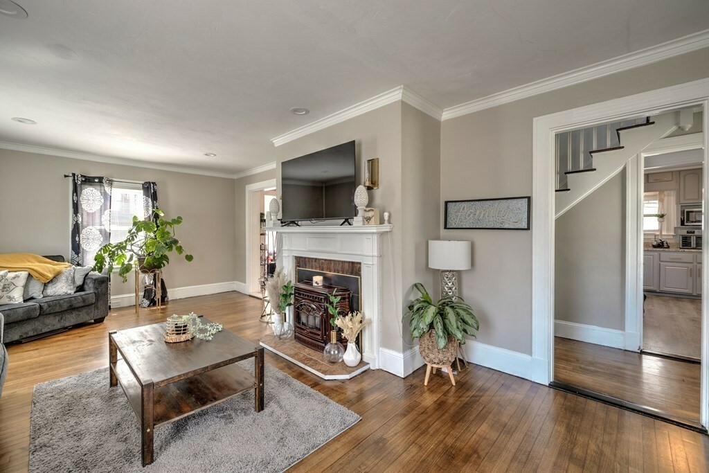 Property Photo: 15 Maple St MA 01550