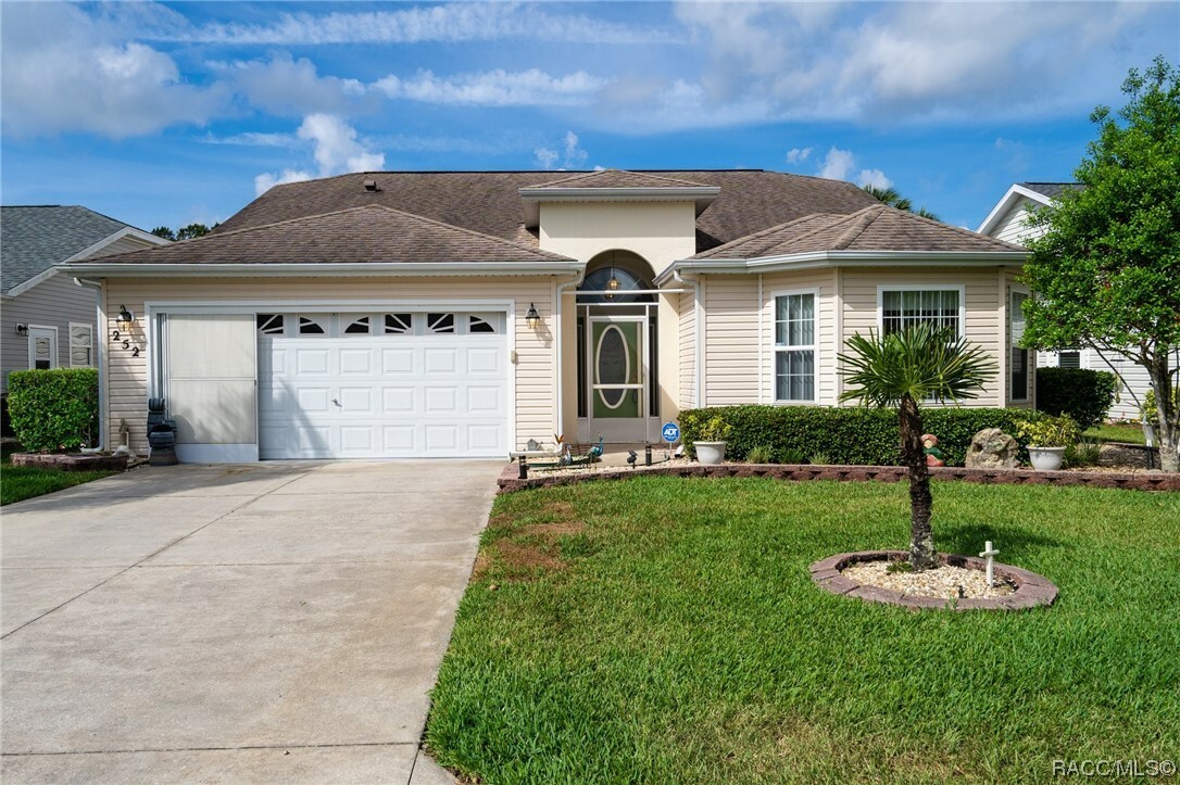 Property Photo:  252 N Golf Harbor Path  FL 34450 