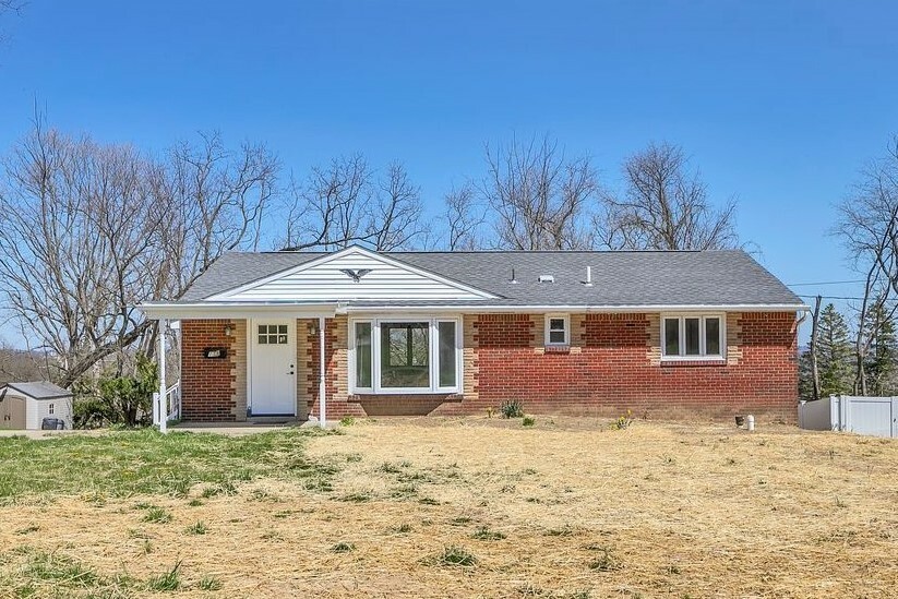 Property Photo: 138 Firwood Dr PA 15017