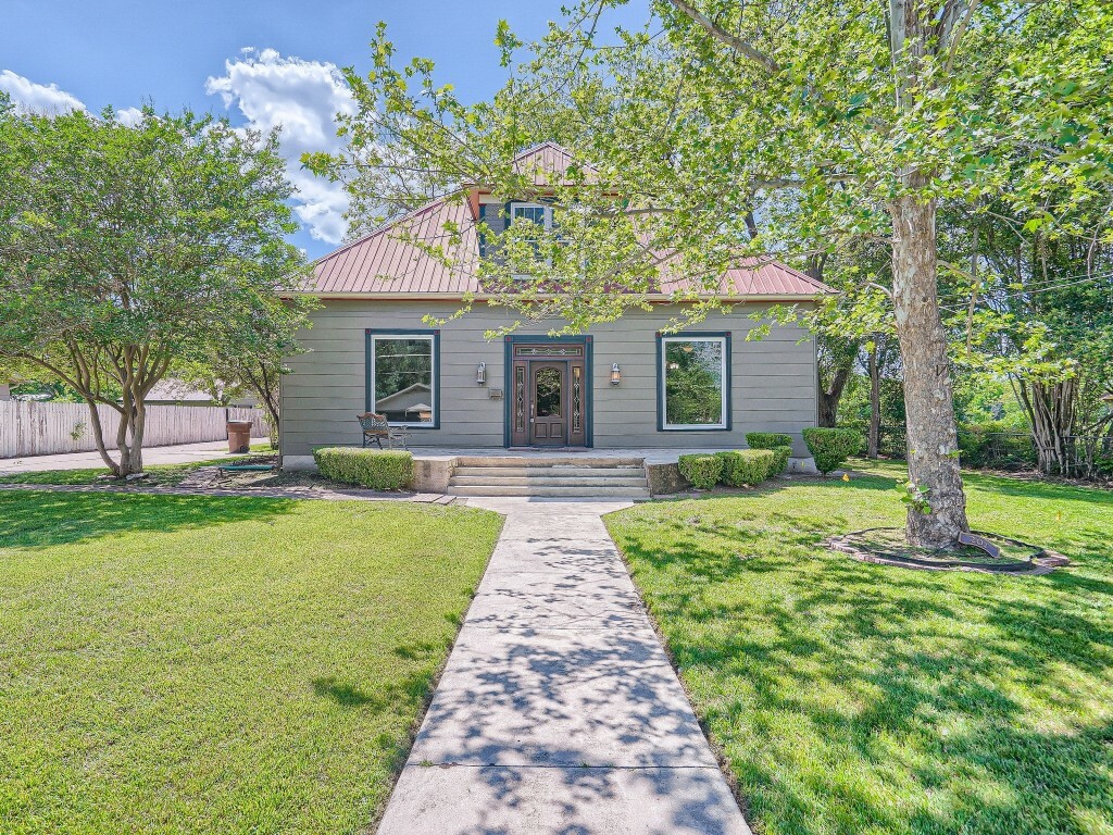 Property Photo:  201 San Jacinto Street  TX 78644 