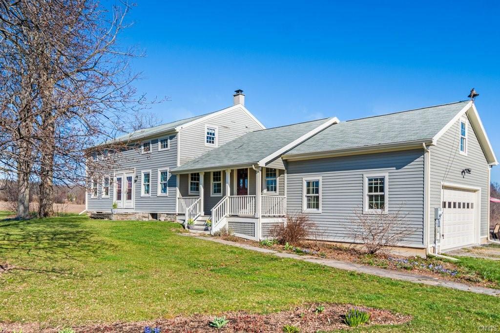 Property Photo:  