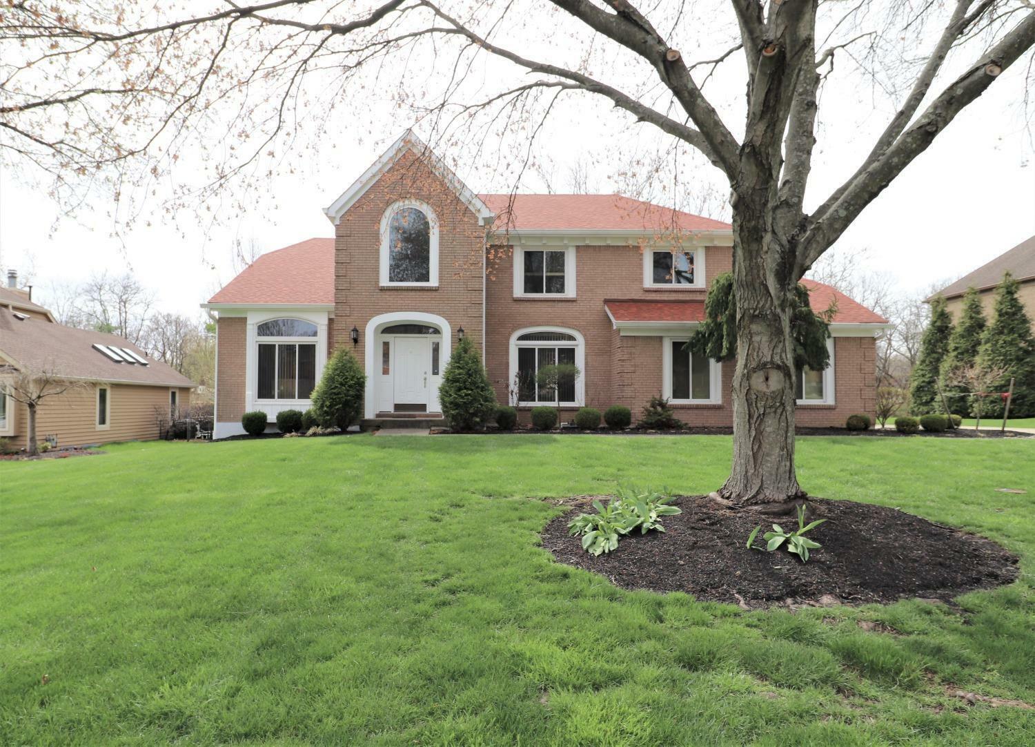 Property Photo: 9823 Meadow Bluff Ln OH 45241