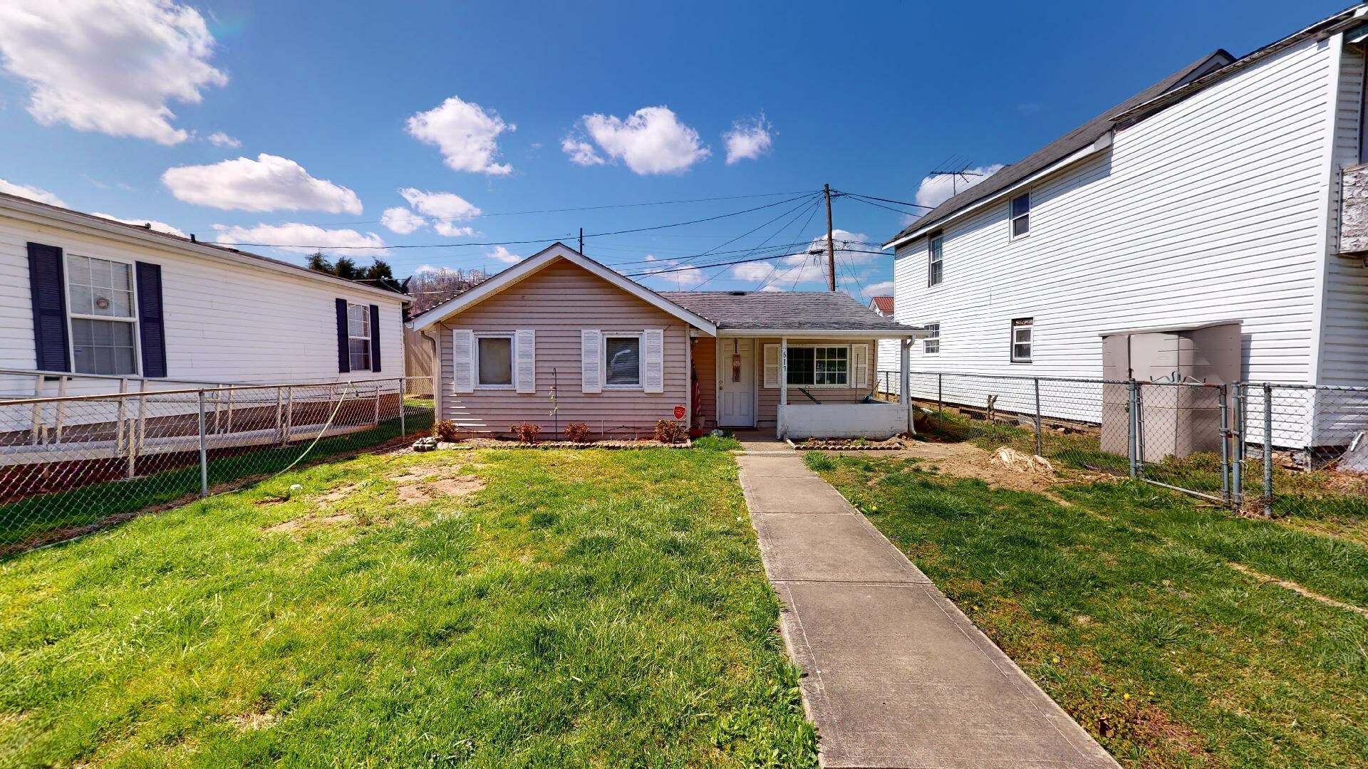 Property Photo:  617 Everett Street  WV 25702 