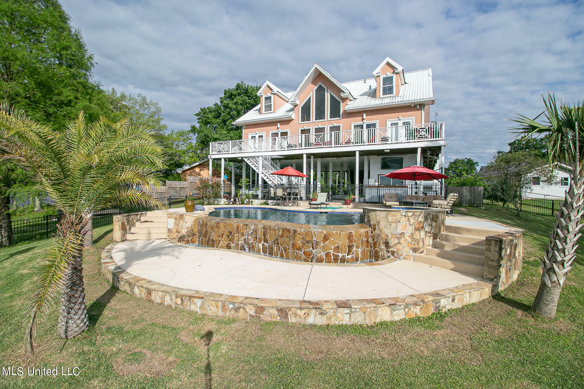 Property Photo:  957 N Shore Drive  MS 39532 