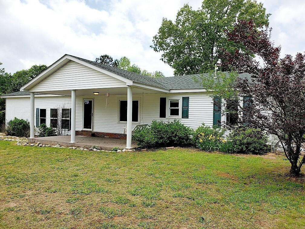 Property Photo:  2505 Old Highway 69  TN 38320 