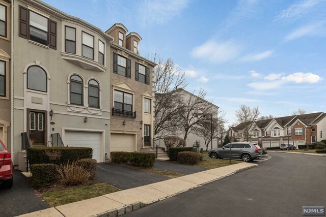 Property Photo:  332 Winthrop Drive  NJ 07110 