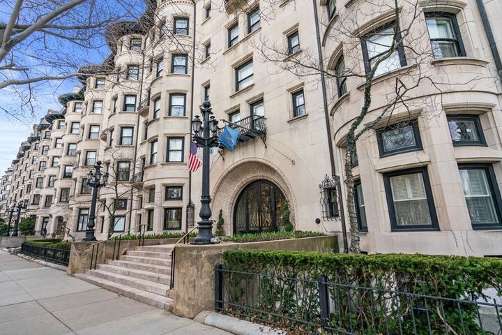 Property Photo: 416 Commonwealth Ave 604 MA 02215