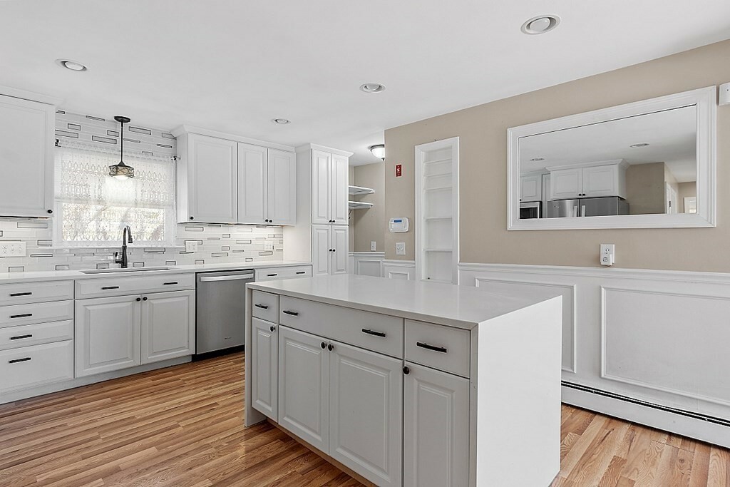 Property Photo:  736 Pleasant St  MA 01453 