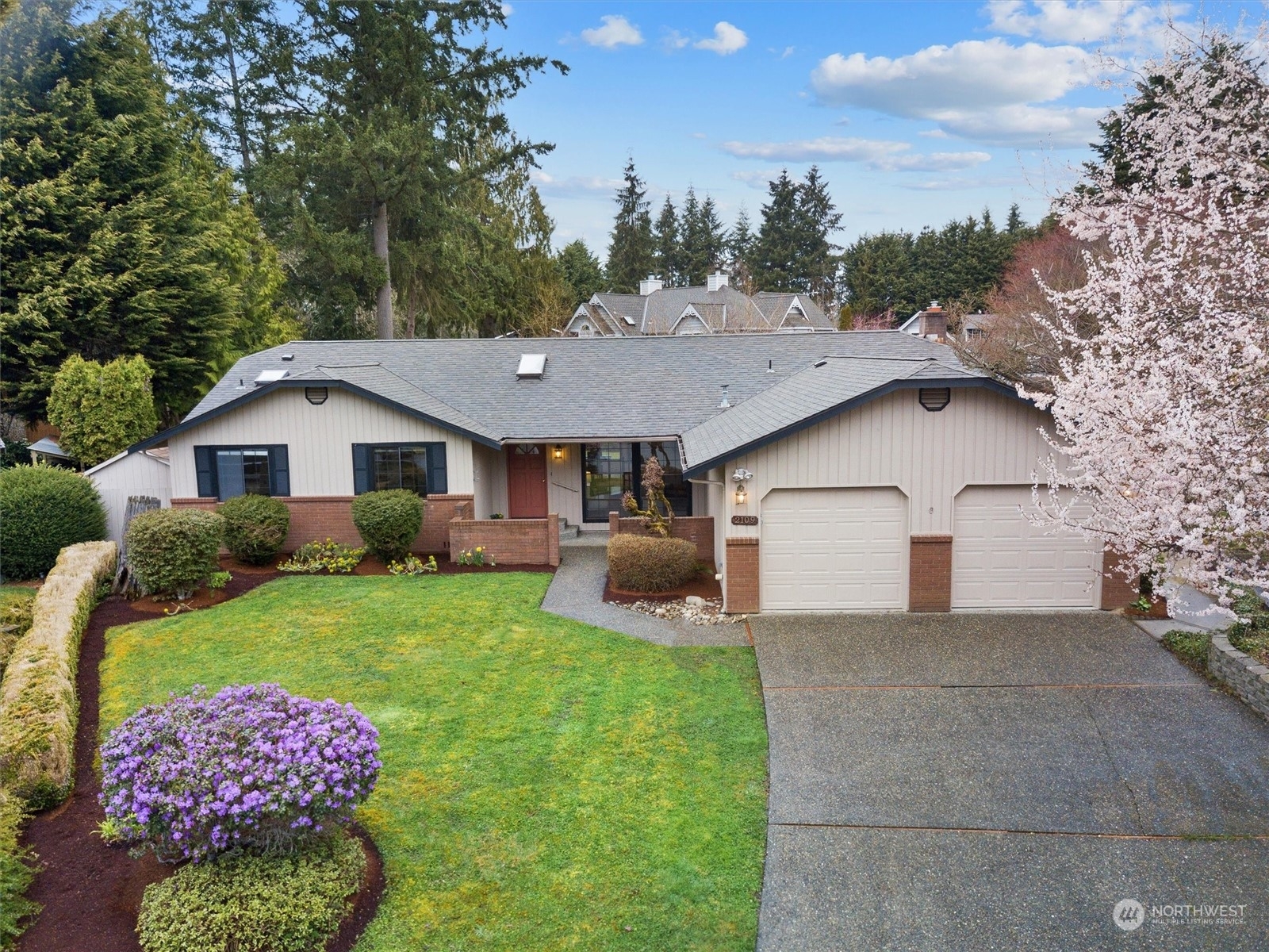 Property Photo: 2109 139th Place SE WA 98012