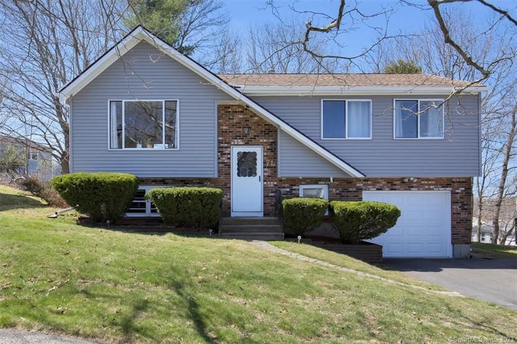 Property Photo:  71 Hitchcock Drive  CT 06450 