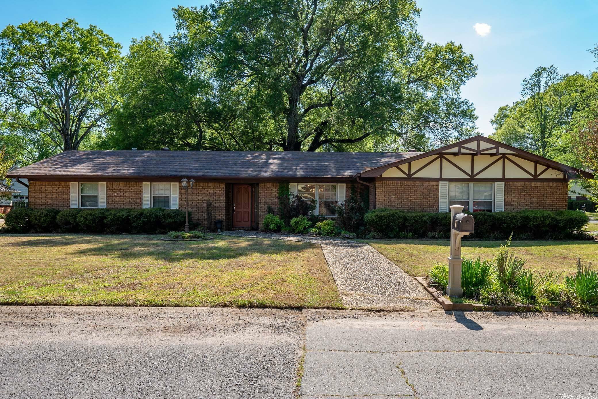 Property Photo:  7 W Post Oak Drive  AR 72034 