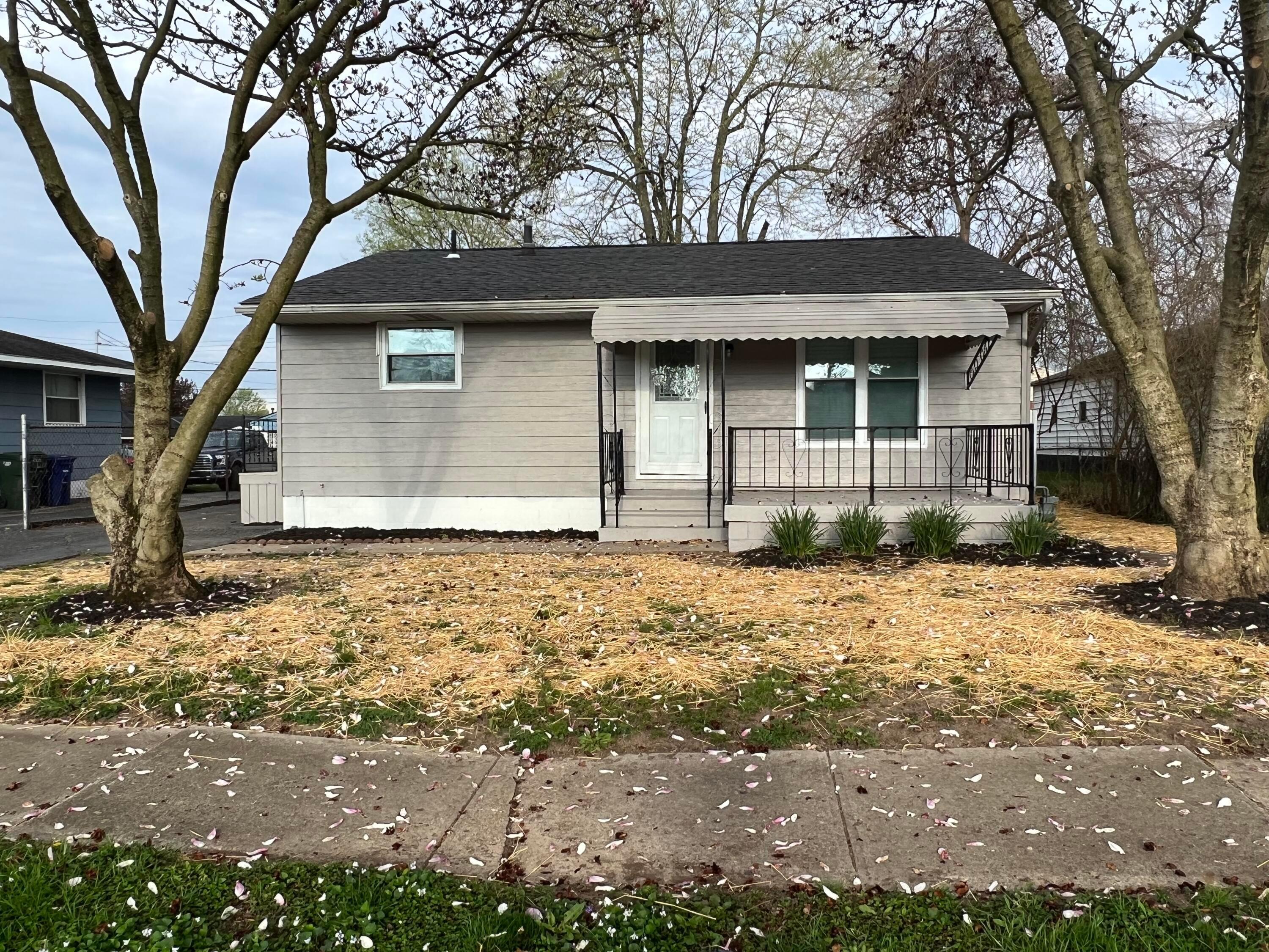 Property Photo: 2823 Hillgate Road OH 43207