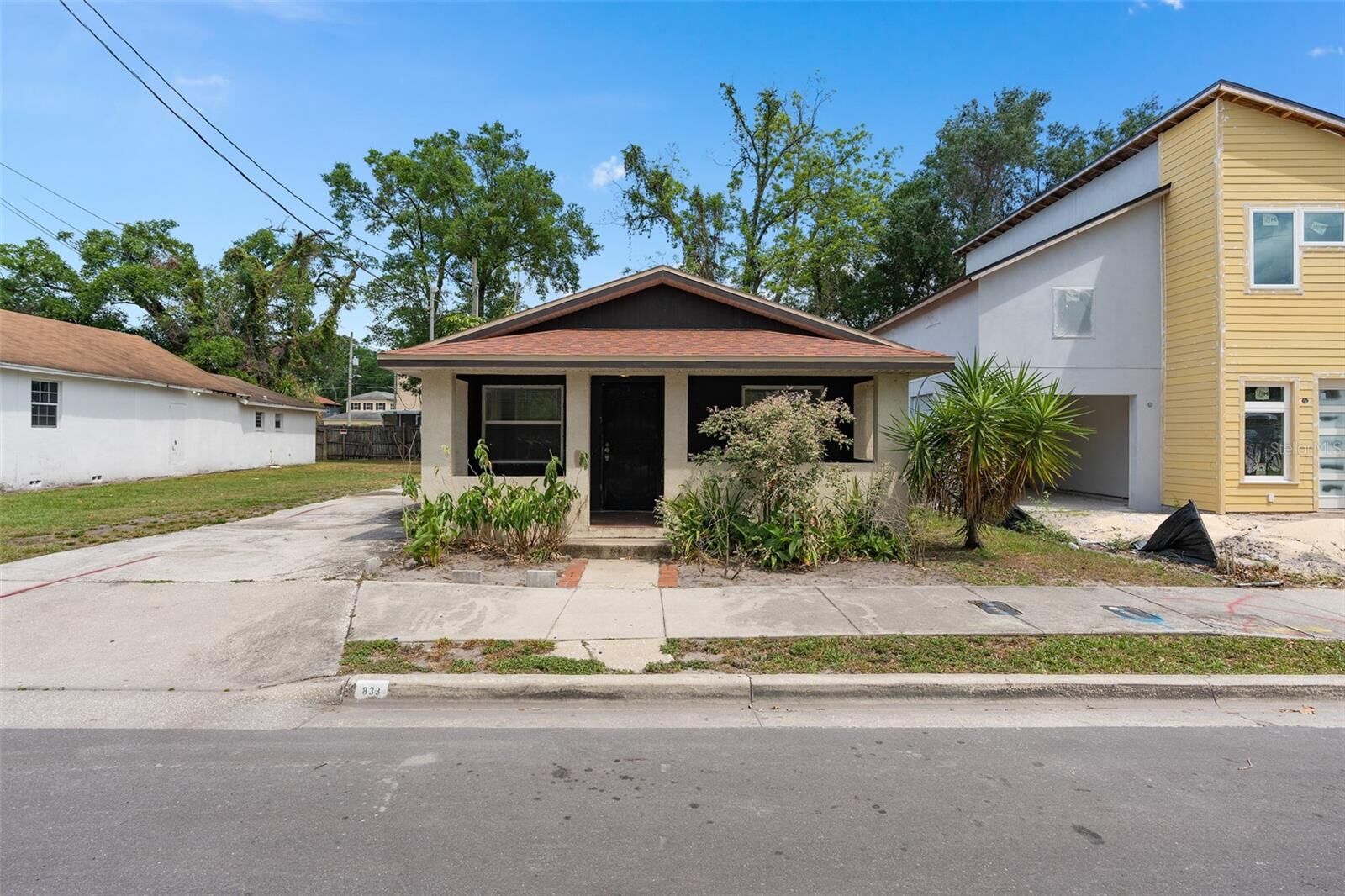 Property Photo: 833 Short Avenue FL 32805