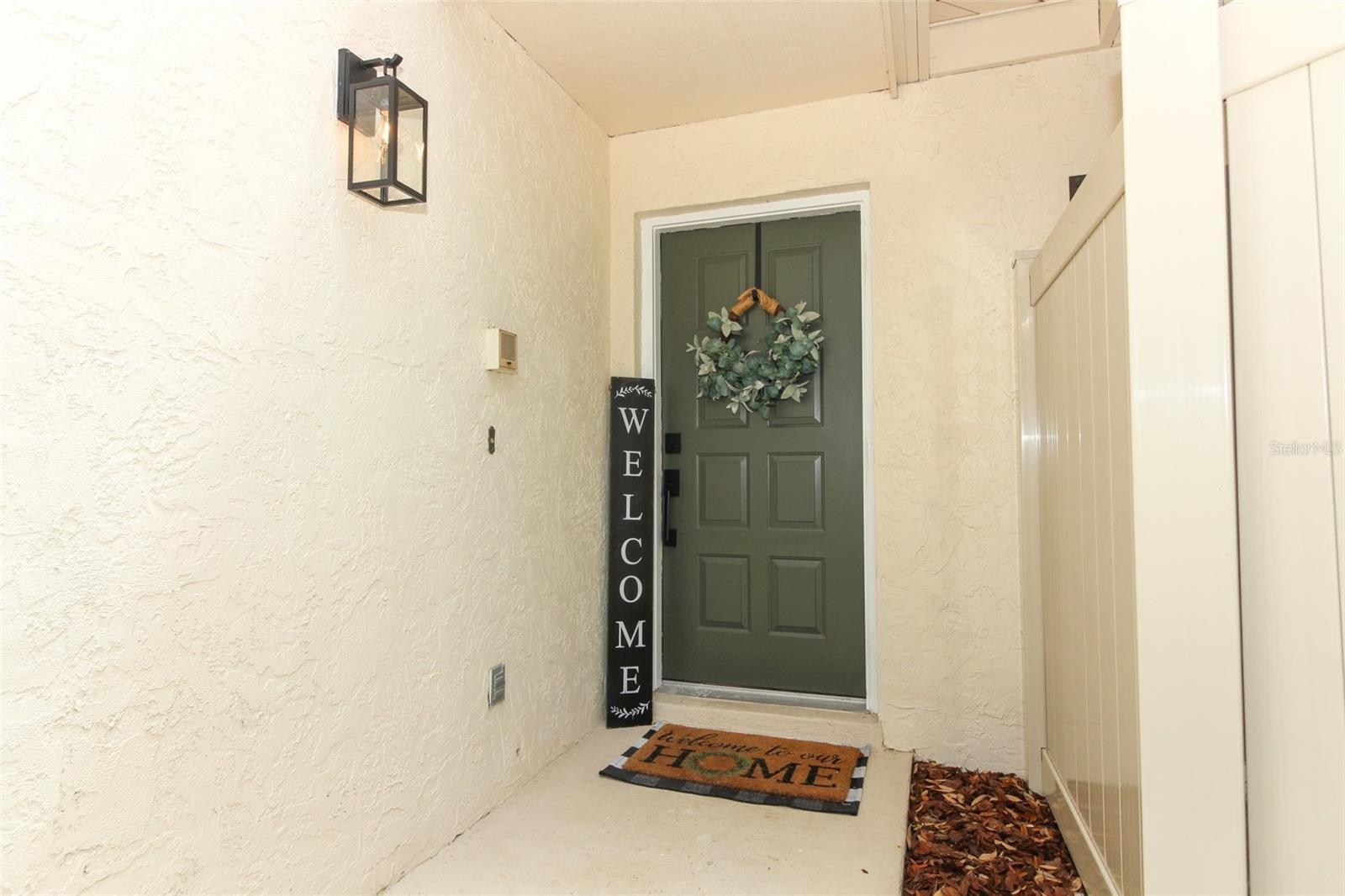 Property Photo: 1145 W Winged Foot Circle FL 32708