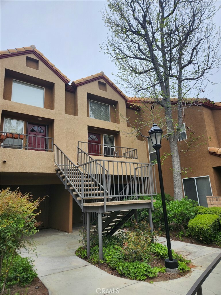 Property Photo:  22707 Copper Hill Drive 27  CA 91350 