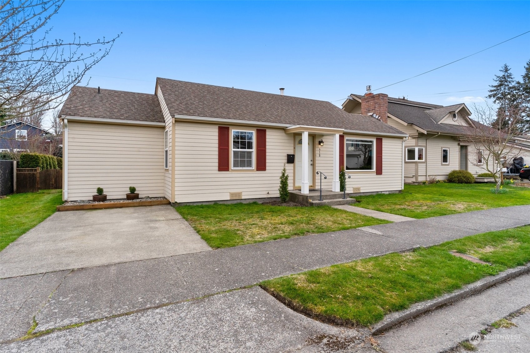Property Photo: 618 Alder Street WA 98020