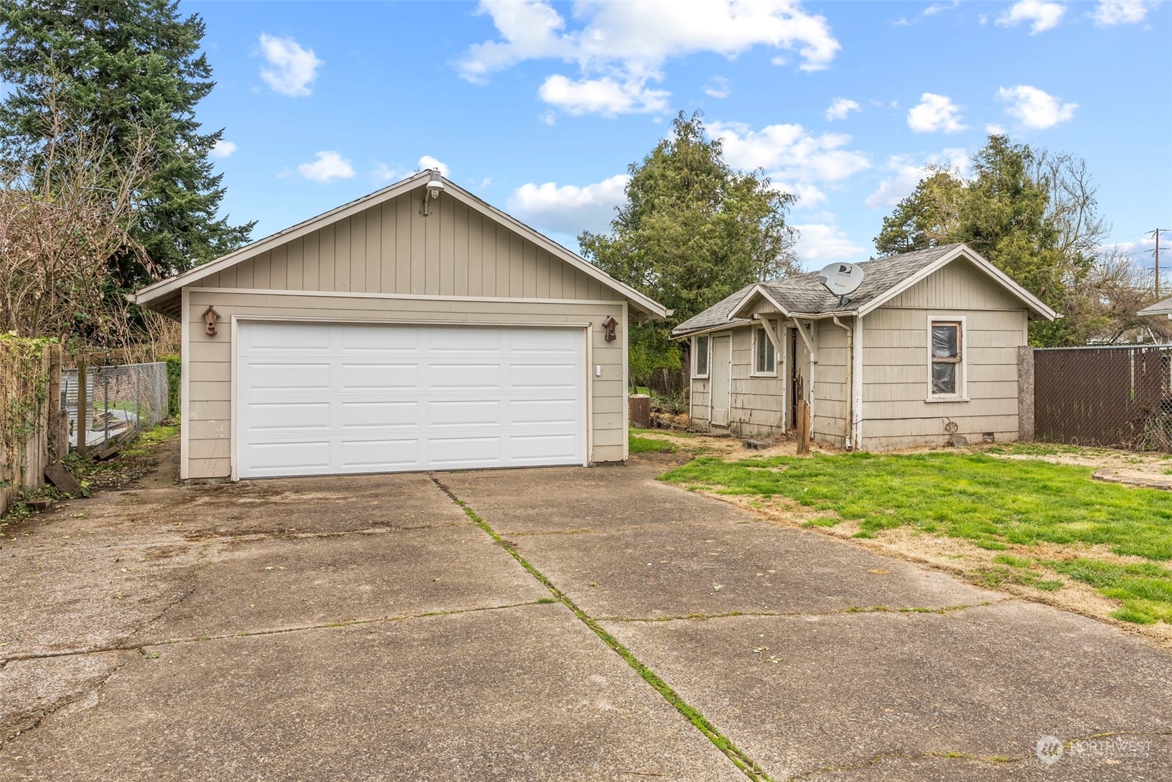 Property Photo:  1649 N 2nd Street  WA 98626 