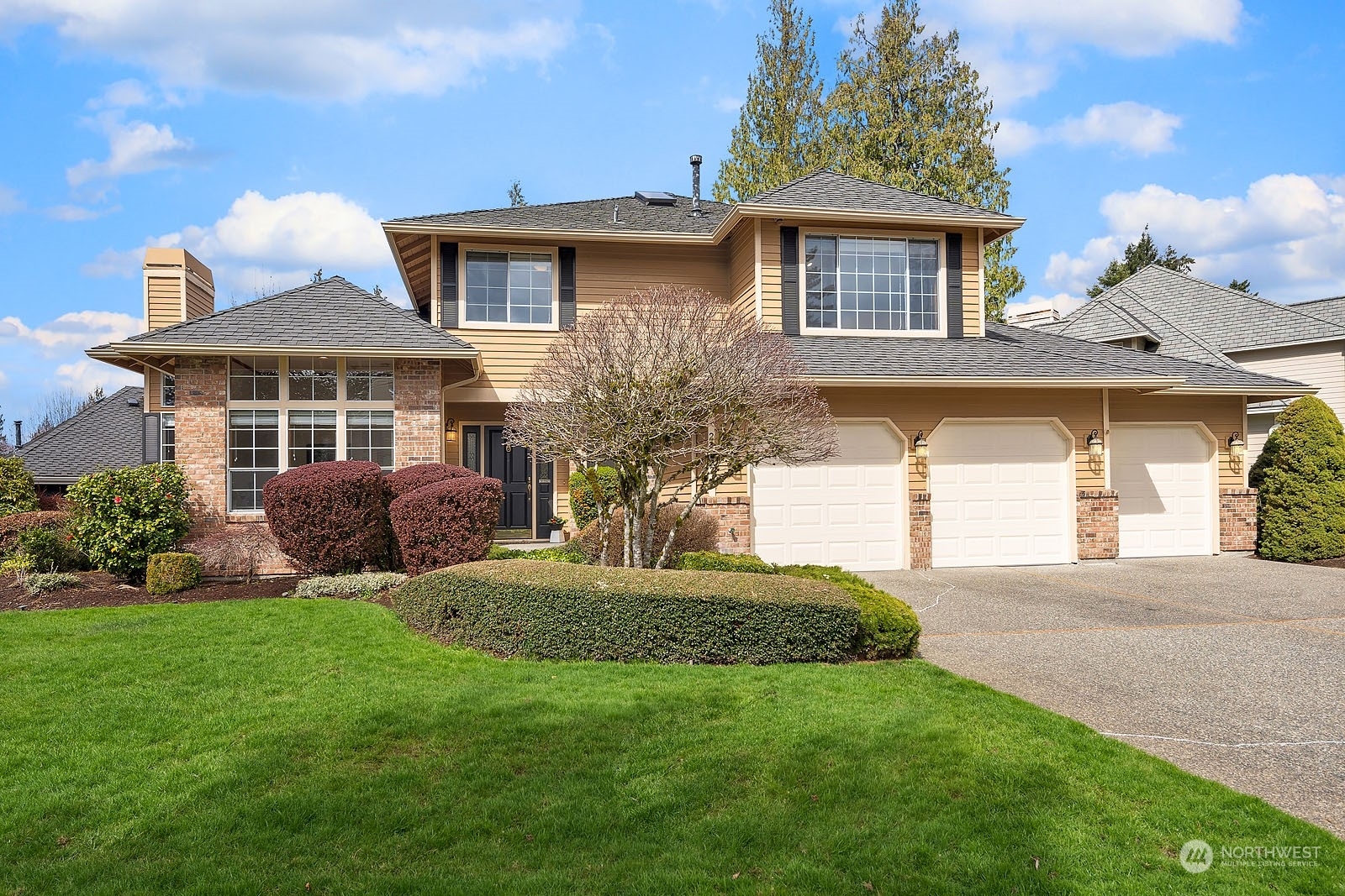 Property Photo:  24332 SE 47th Street  WA 98029 