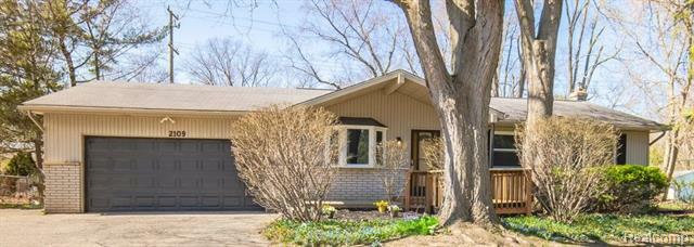 Property Photo:  2109 Welch Road  MI 48390 