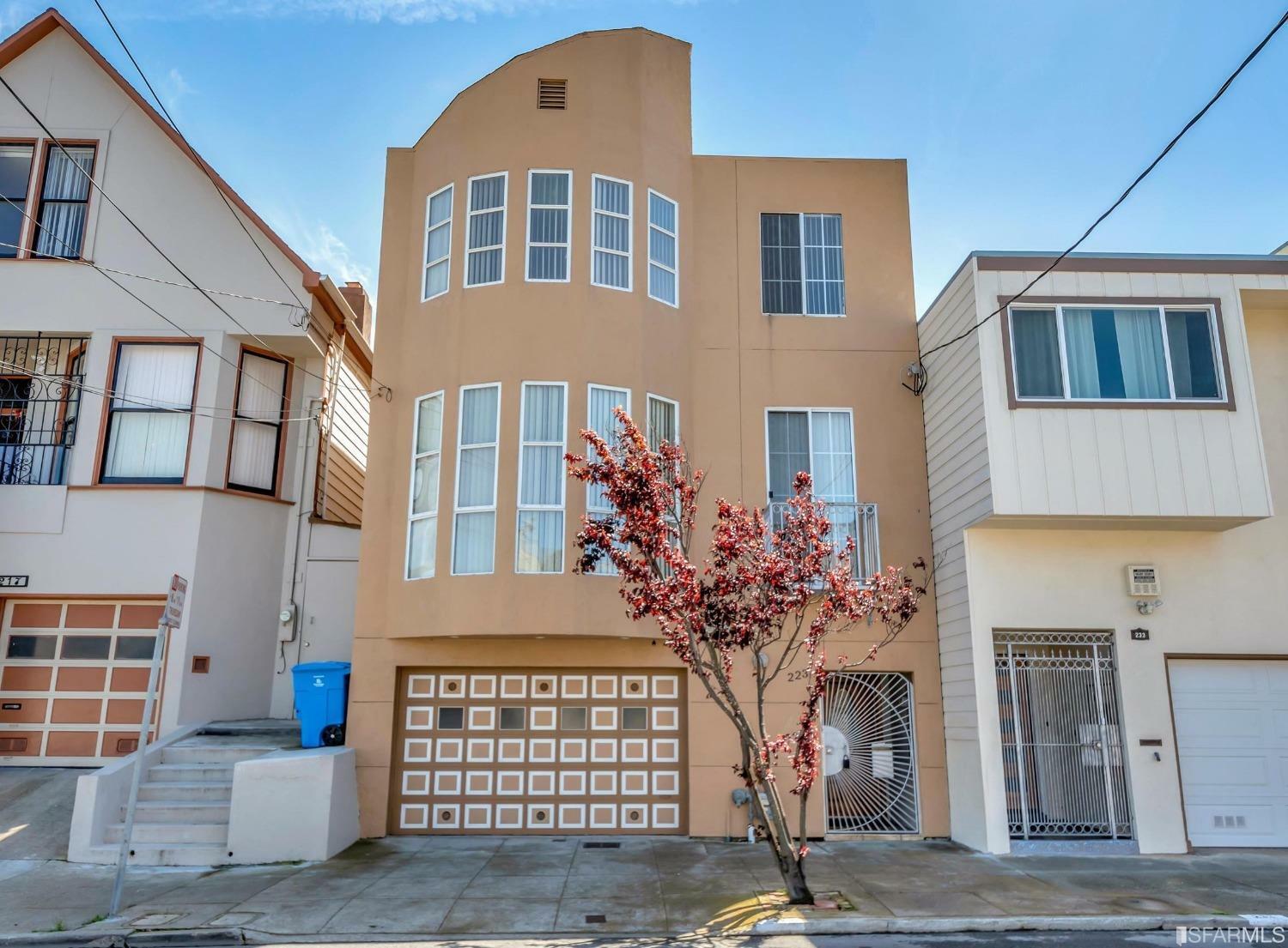 Property Photo:  223 Gaven Street  CA 94134 